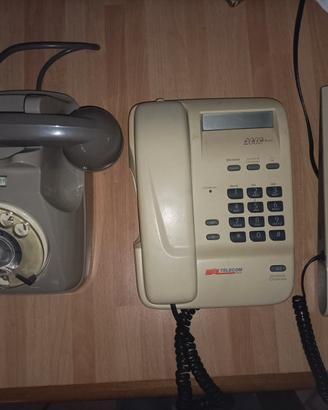 3 telefoni vintage+telecomando aria condizionata