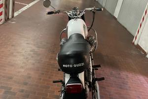 Moto Guzzi V7 - Anni 70