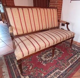 Divanetto parigino imbottito