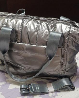 Borsa nuova con etichetta
