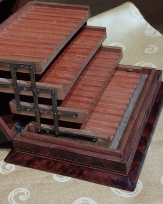 COFANETTO IN LEGNO INTARSIATO PORTA SIGARETTE
