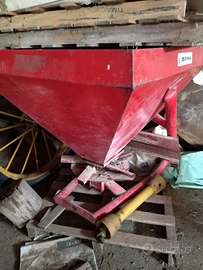 Attrezzi agricoli vari