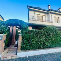 Bifamiliare elegante e in zona esclusiva