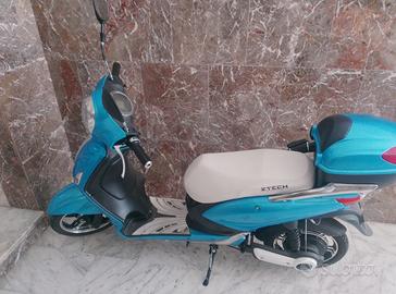 Bici Elettrica Scooter Z-TECH Sky Azzurro Napoli 2