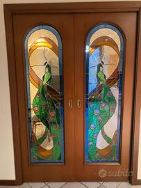 Vetri artistici su porta scorrevole a due battenti