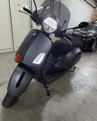 VESPA GTS SUPER SPORT 300 – 2024 – 2.600 KM