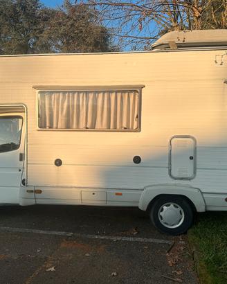Camper mansardato