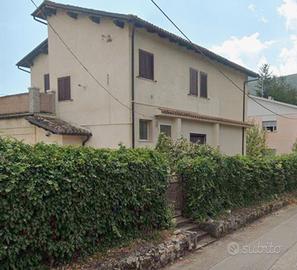 Porzione di villa bifamiliare