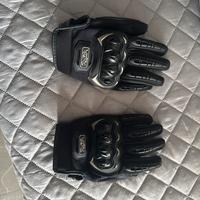 Guanti per moto