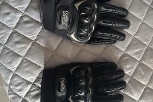 Guanti per moto