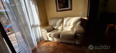 Divano letto a 2 posti in pelle beige