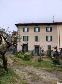 Appartamento di 275 m² con più di 5 locali e box a