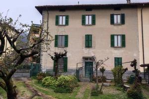 Appartamento di 275 m² con più di 5 locali e box a