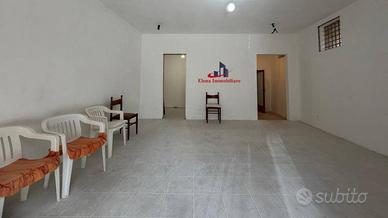 Attività / Licenza di 85 m² con 3 locali a Alcamo