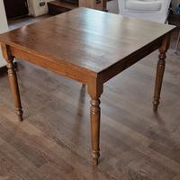 Tavolo da cucina in noce