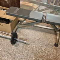 Palestra pesi bilancere panca manubri