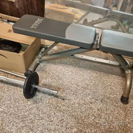 Palestra pesi bilancere panca manubri