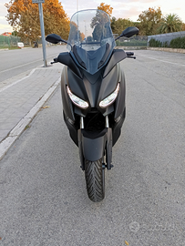 Yamaha xmax 300