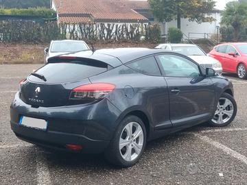 Renault Mégane III Coupé 1.6   110 CV  2009