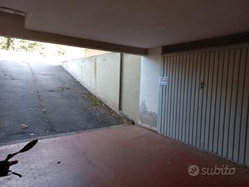 Garage ampia metratura