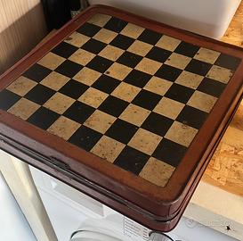 Scatola in latta scacchiera