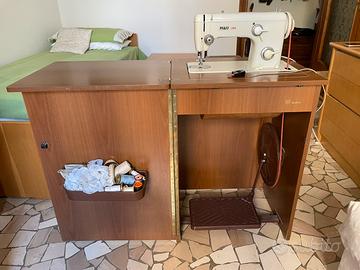 Pfaff 260 con mobile originale e pedaliera
