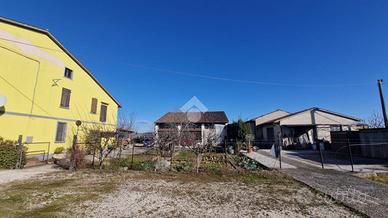 CASA DI CORTE A MEDOLE