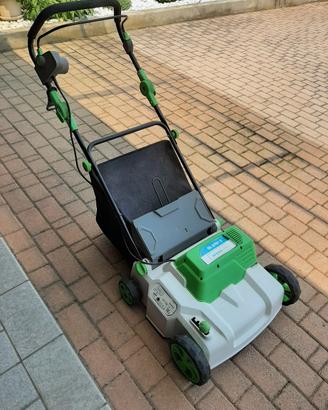 Arieggiatore elettrico  per prato