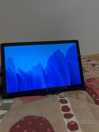 Tablet con la sua custodia