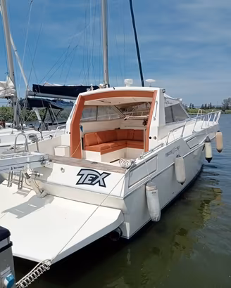 barca a motore ferretti 38 Altura Roadster 