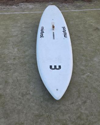 Tavola da windsurf di marca Mistral