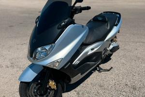 Yamaha T-Max 500, anno 2002