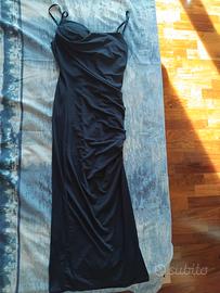 Abito lungo blu elegante con spacco laterale