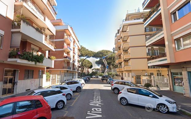 Ostia quadrilocale con balcone