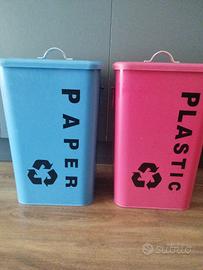 Bidoni spazzatura in metallo con manici