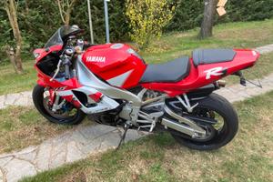 Yamaha R1 1000