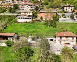 Ampia casa lombarda con rustico