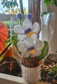 orchidea realizzata all'uncinetto 