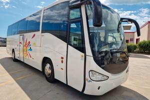 Autobus turistico Irizar Scania