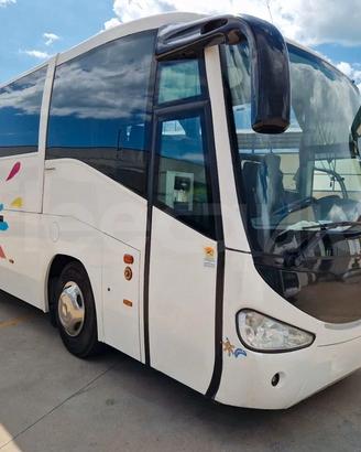 Autobus turistico Irizar Scania