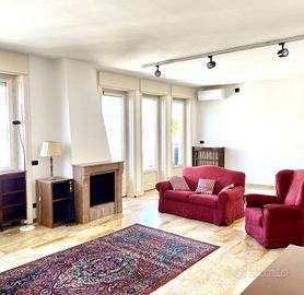 Appartamento di 159 m² con 5 locali e box auto a M
