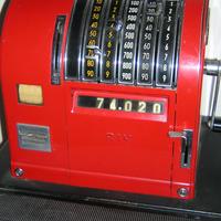 Registratore di cassa 900 vintage per arredamento