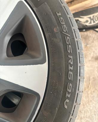 Gomme momo + cerchi da 16