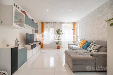 Appartamento a Roma Via Calpurnio Fiamma 3 locali