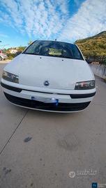 fiat punto tenuta bene