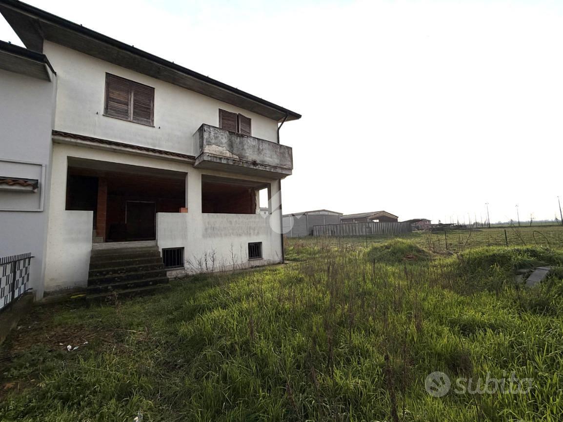 VILLA A SCHIERA D'ANGOLO A CUMIGNANO SUL NAVIGLIO - Vista 2