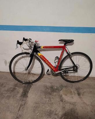 Bici da corsa Bottecchia con forcella in carbonio