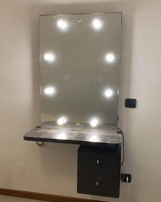 Specchio da trucco con luci e mensola a parete