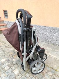 Passeggino fronte mamma fronte strada