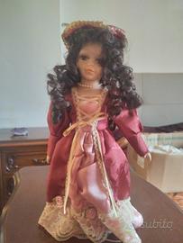 Bambola da collezione in porcellana 